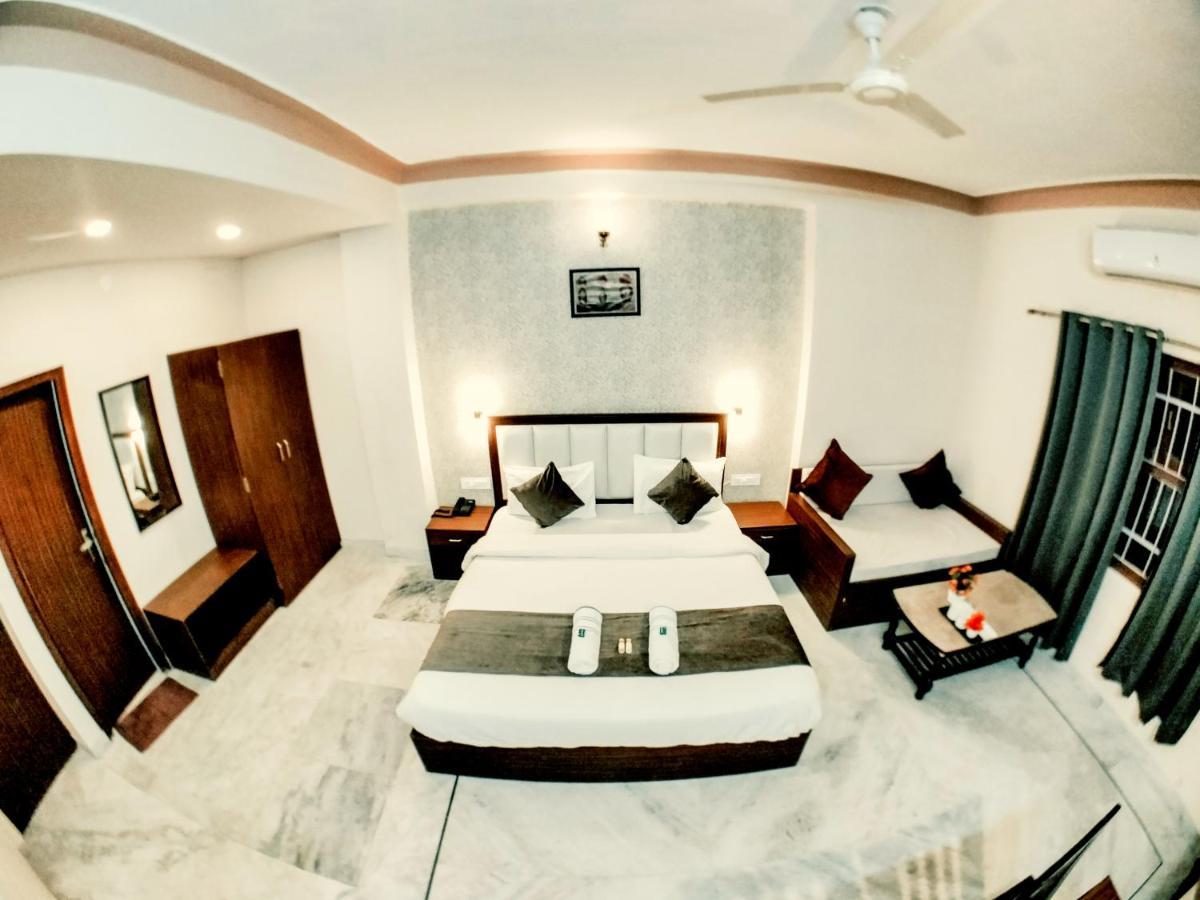 Tripli Udaipur Hotel Eksteriør billede
