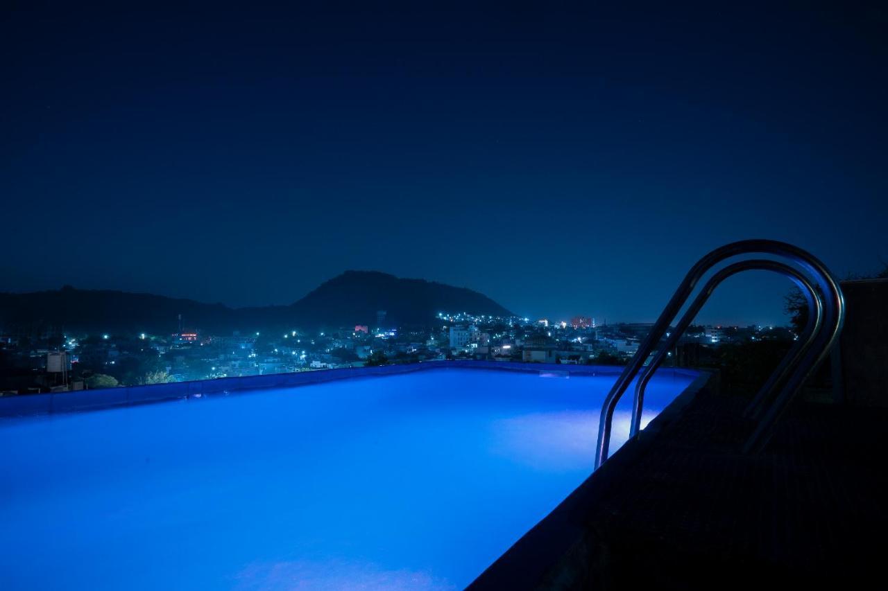 Tripli Udaipur Hotel Eksteriør billede