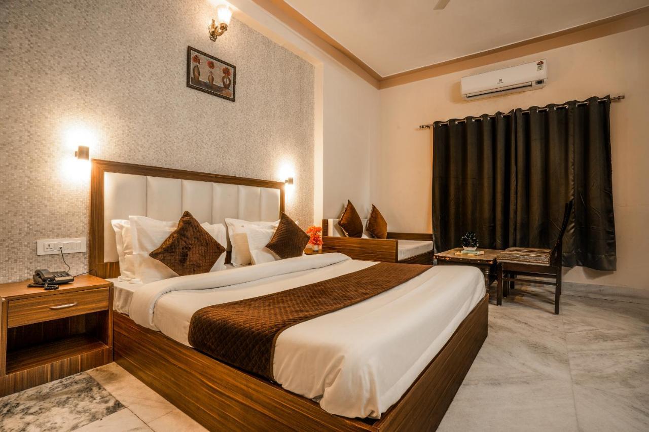 Tripli Udaipur Hotel Eksteriør billede