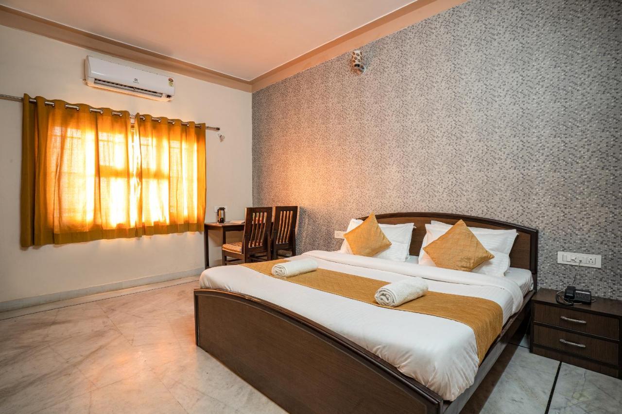 Tripli Udaipur Hotel Eksteriør billede