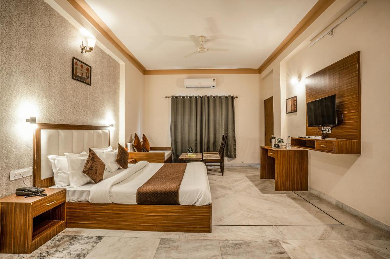 Tripli Udaipur Hotel Eksteriør billede