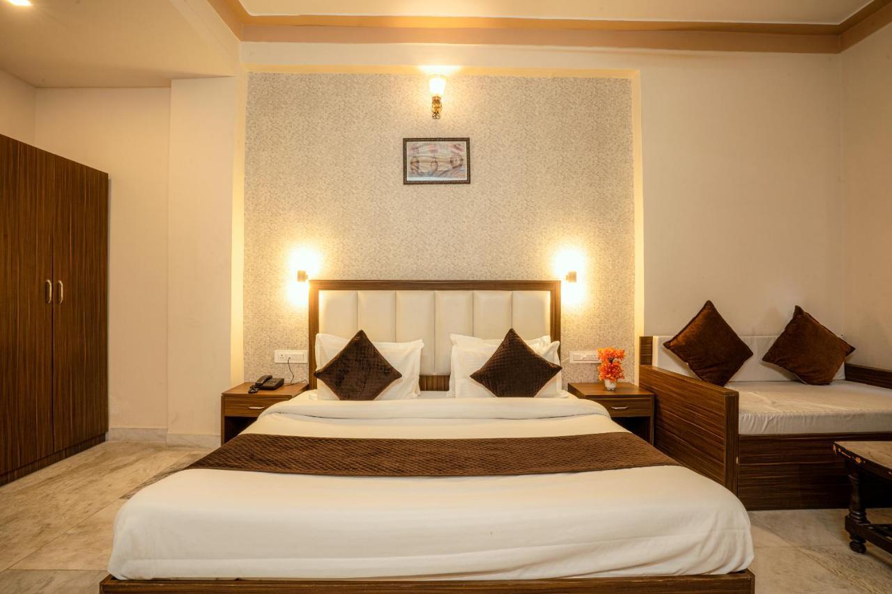 Tripli Udaipur Hotel Eksteriør billede